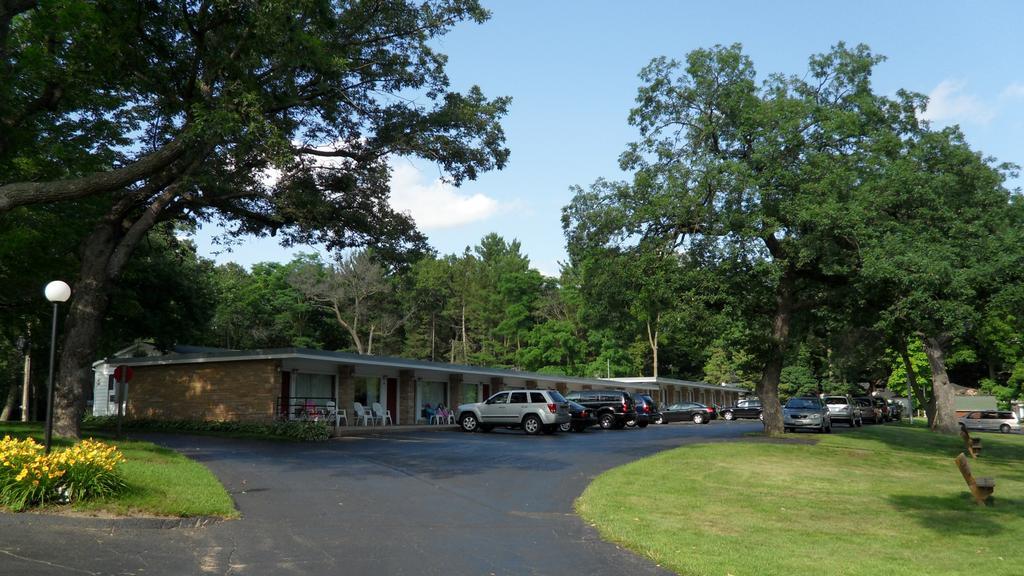 Indian Trail Motel Wisconsin Dells Exterior photo