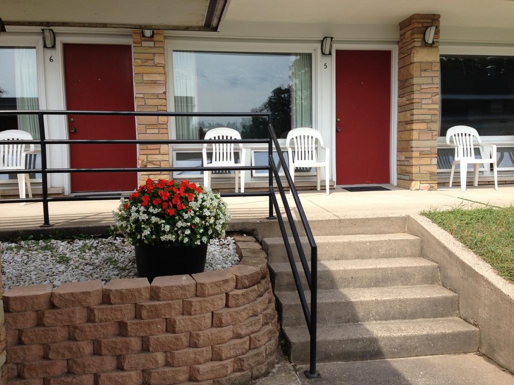 Indian Trail Motel Wisconsin Dells Exterior photo