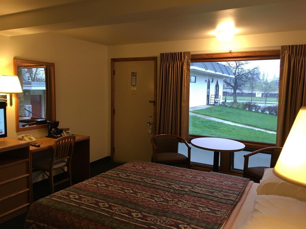 Indian Trail Motel Wisconsin Dells Exterior photo