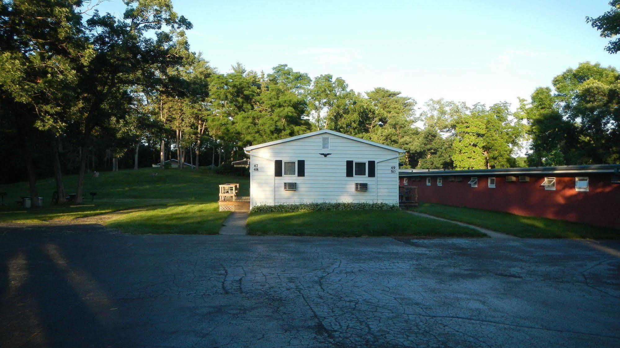Indian Trail Motel Wisconsin Dells Exterior photo