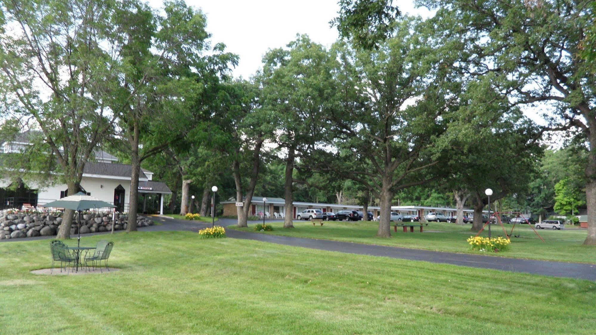 Indian Trail Motel Wisconsin Dells Exterior photo