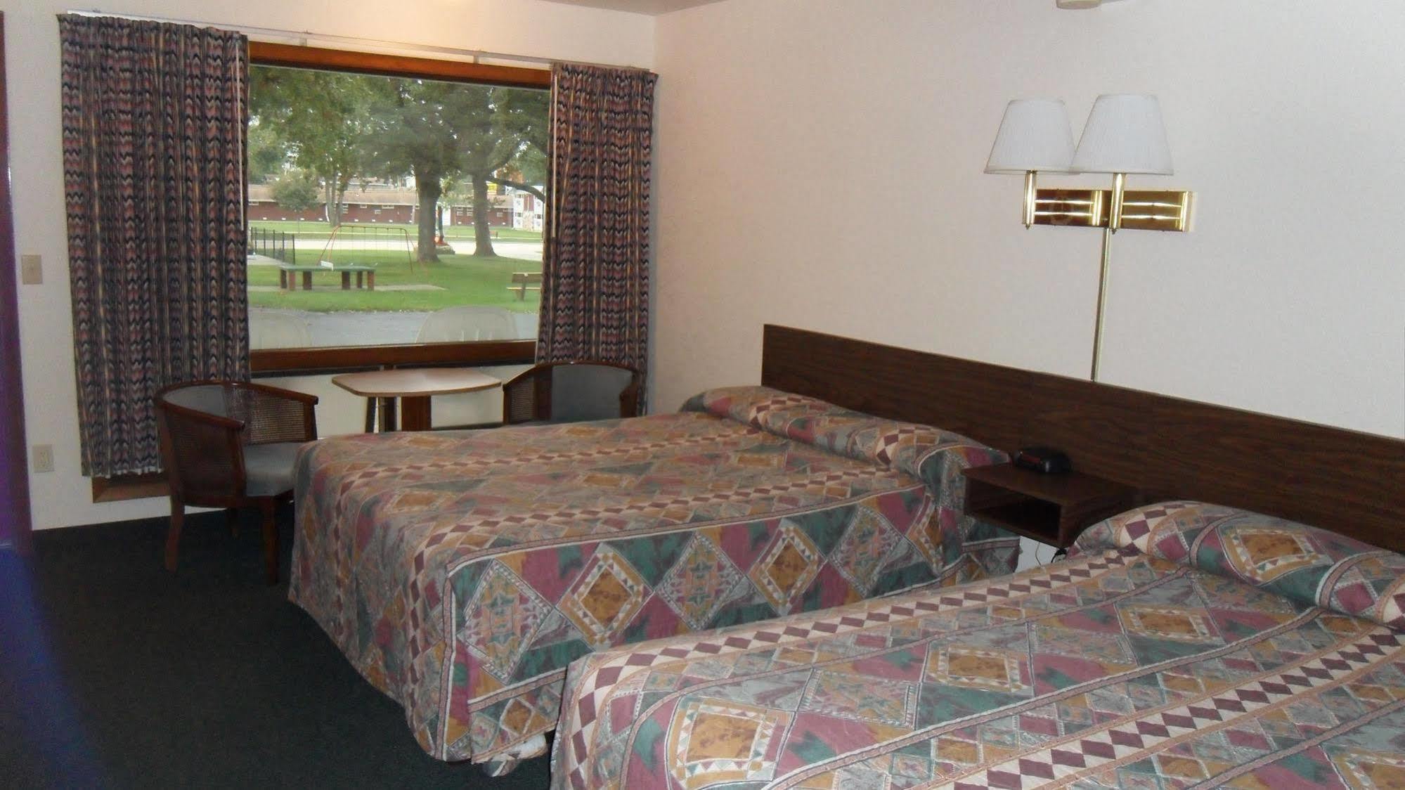 Indian Trail Motel Wisconsin Dells Exterior photo