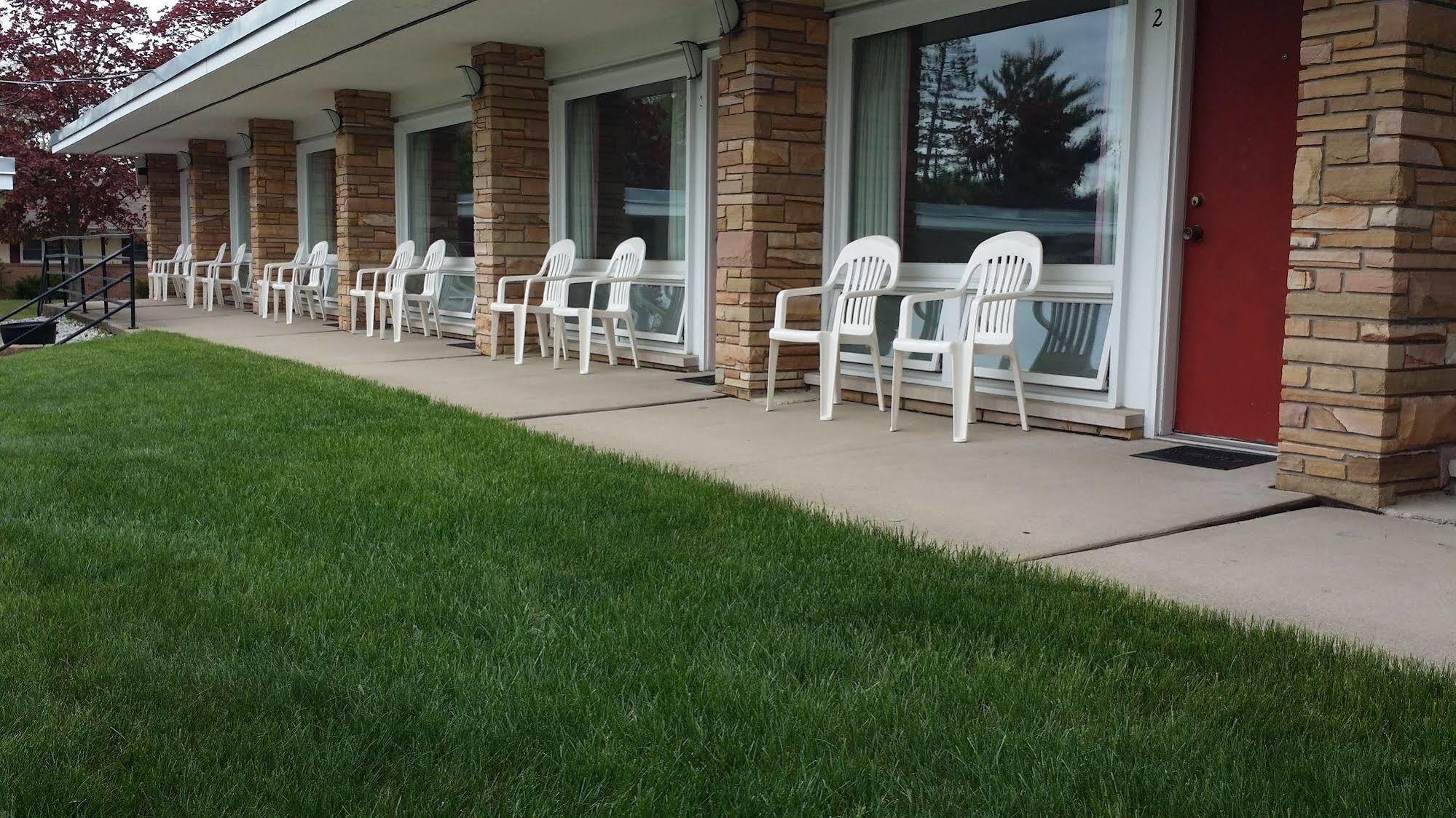Indian Trail Motel Wisconsin Dells Exterior photo
