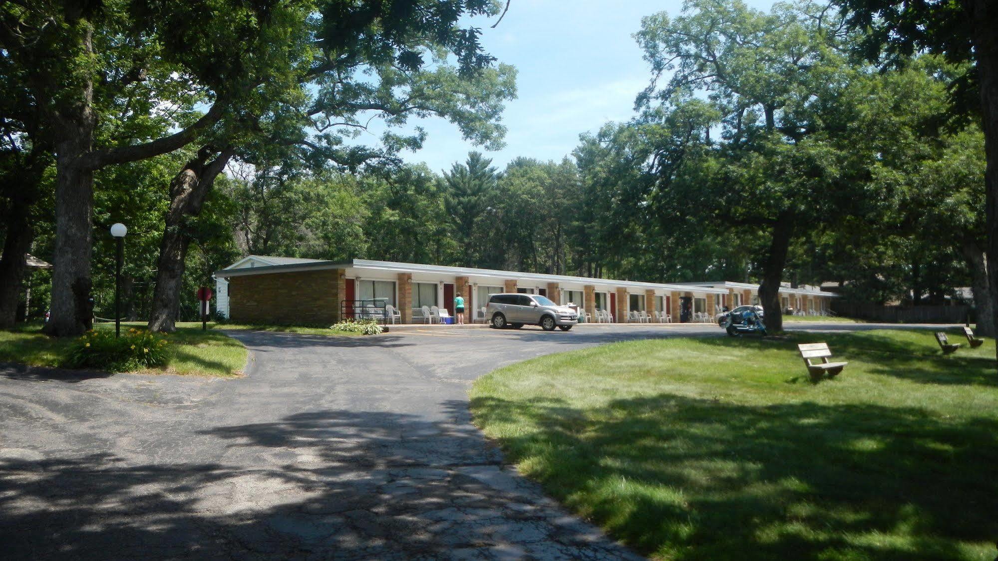 Indian Trail Motel Wisconsin Dells Exterior photo